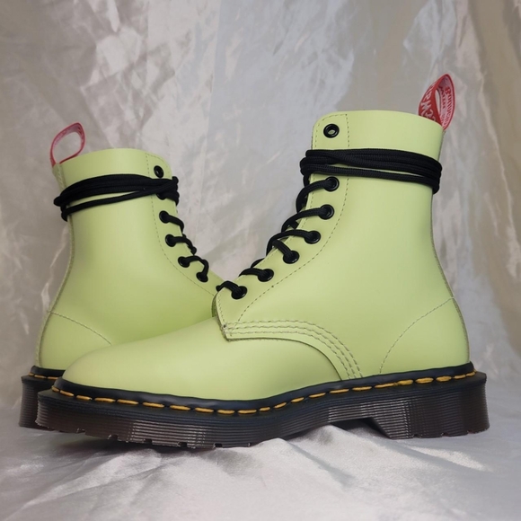 Dr. Martens x Undercover Jun Takahashi 1460 leather boots in Pastel Yellow - Picture 4 of 8